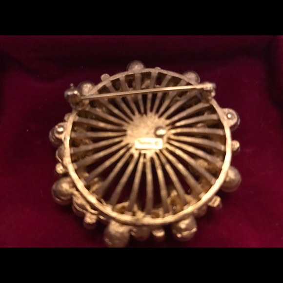 Trifari  Vintage Pearl Brooch with Rhinestones - Picture 2 of 2